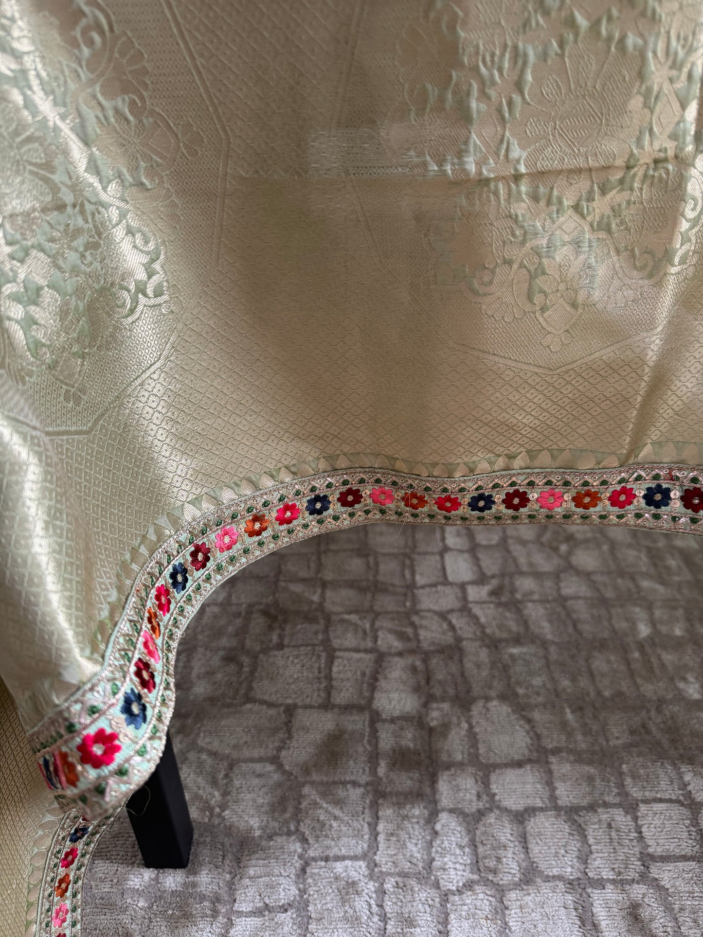 Tovaglia Sari