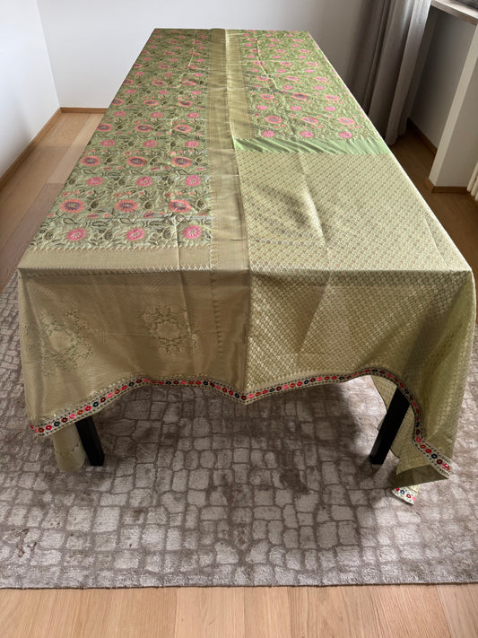 Tovaglia Sari