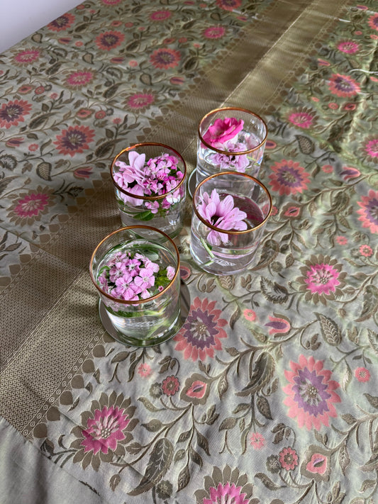 Tovaglia Sari